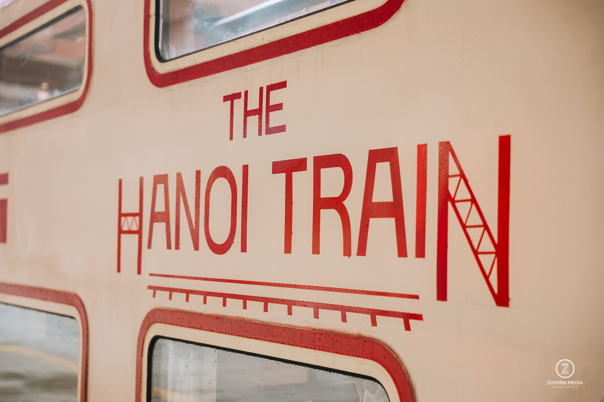 THE HANOI TRAIN TÀU 5 CỬA Ô
